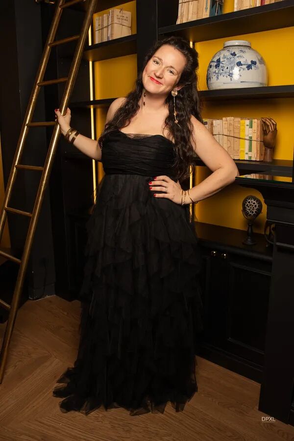 À visage découvert. 